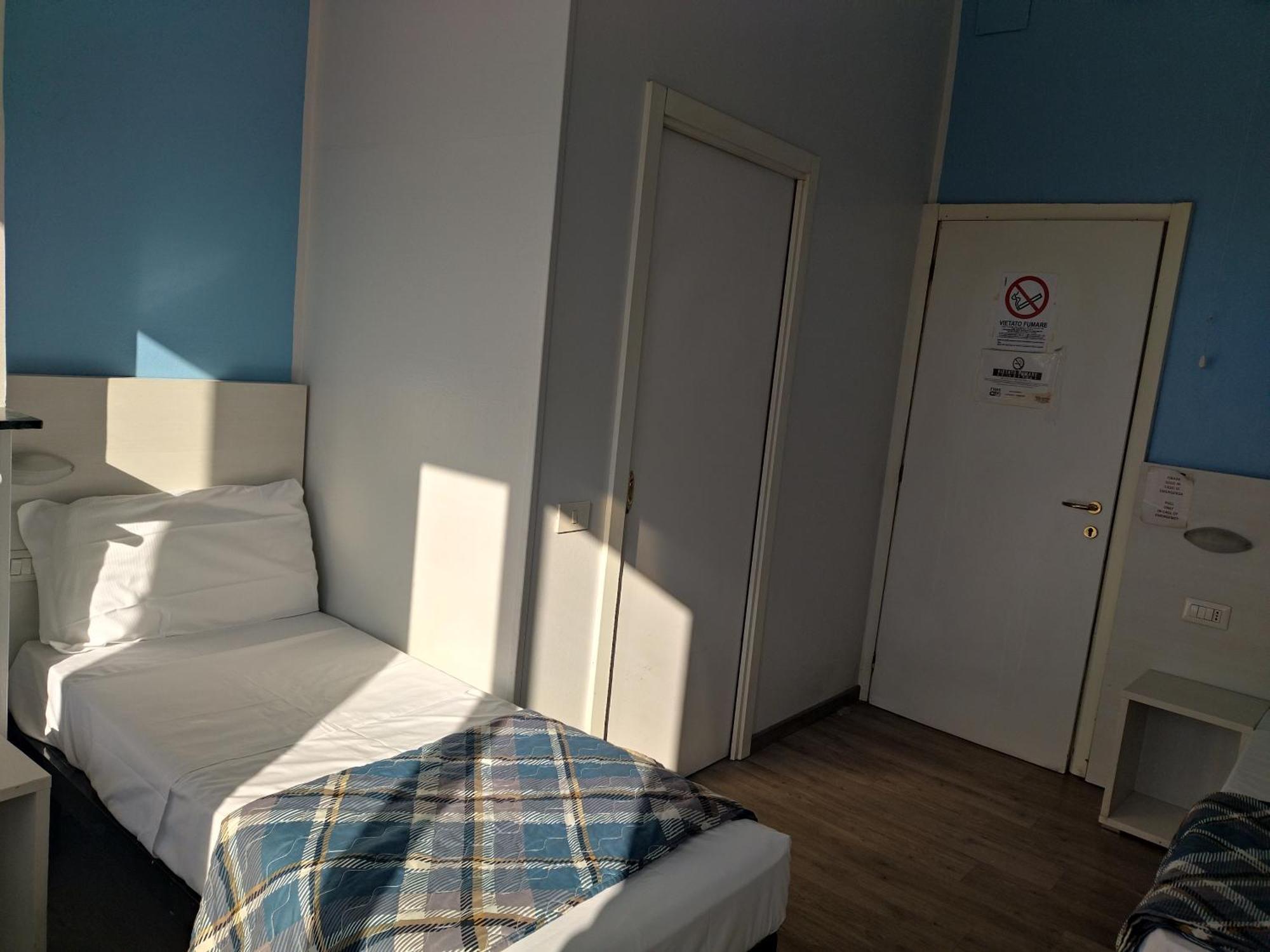 Hotel Kennedy Милано Екстериор снимка