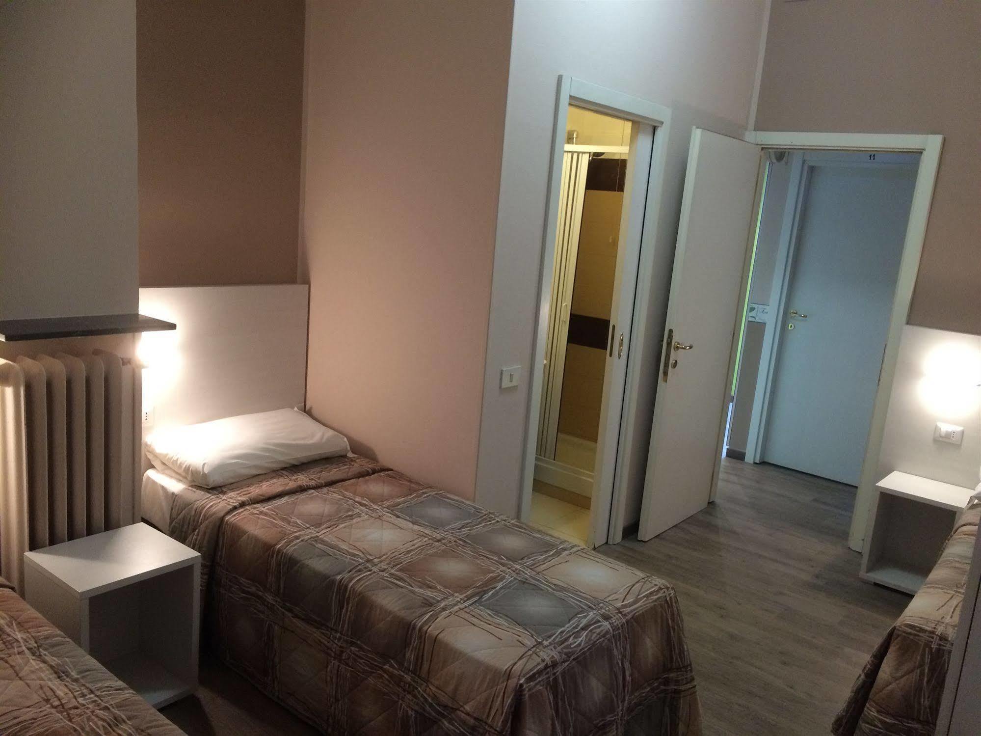 Hotel Kennedy Милано Екстериор снимка