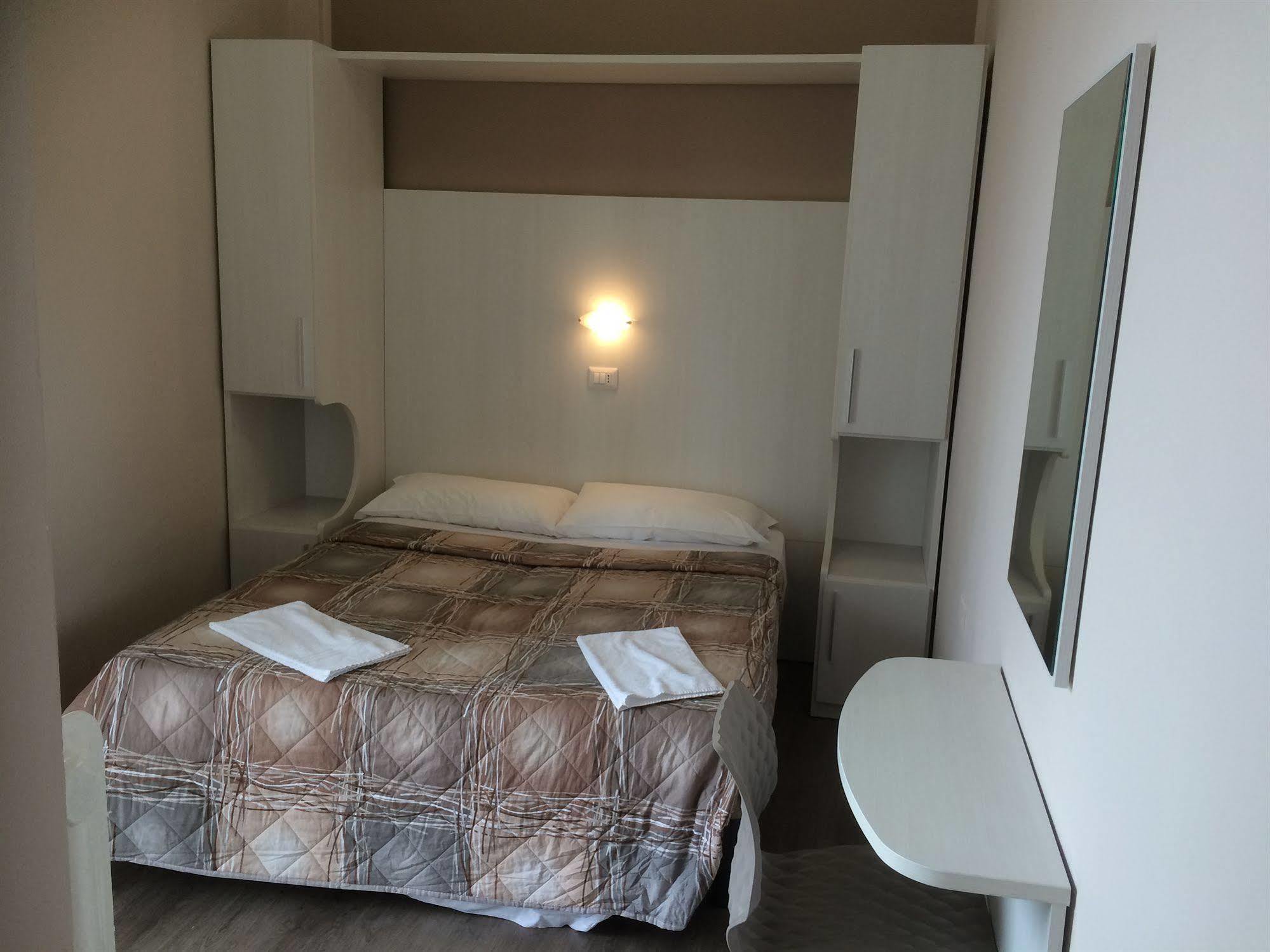 Hotel Kennedy Милано Екстериор снимка